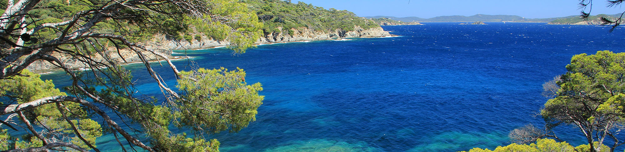 Profitez de votre séjour au Camping de la Tour Fondue pour visiter la Presqu'île de Giens, Porquerolles et le Var.